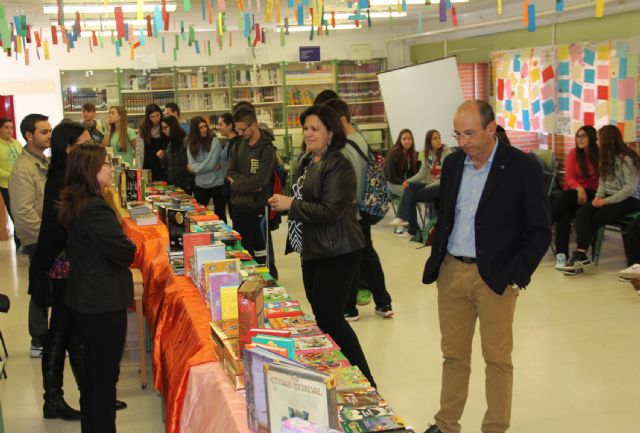 El IES Rambla de Nogalte organiza una Feria del Libro en colaboración con las librerías locales