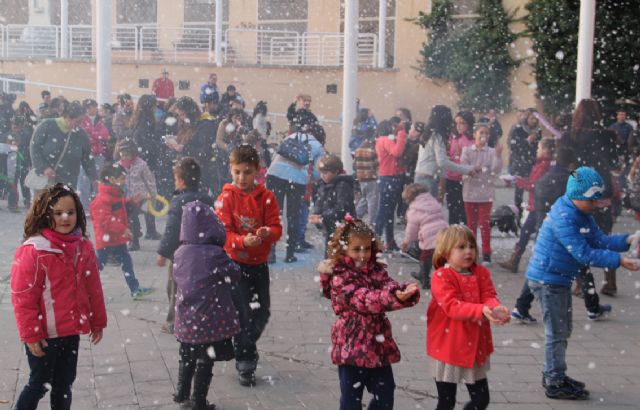 Puerto Lumbreras celebró su primera Fiesta con Nieve en Navidad