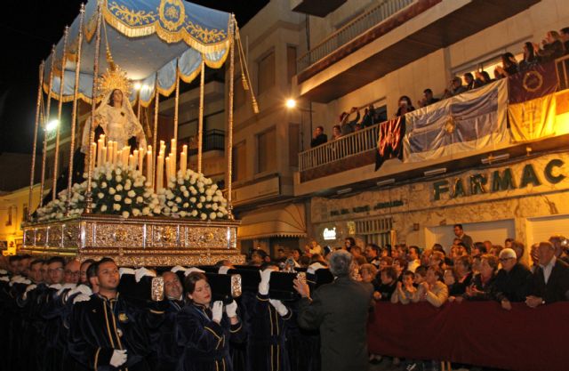 La Virgen de Los Dolores mostró su esplendor durante la Procesión del Dolor y del Santo Entierro 2015