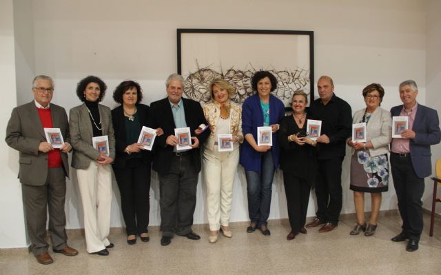Puerto Lumbreras ha acogido la presentación del libro 'Enamórate, mío, tuyo…vuestro' de Marisol Morente