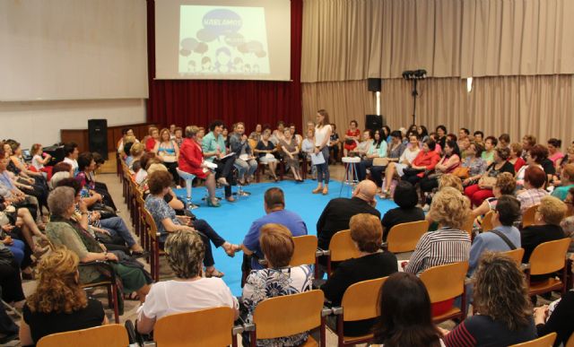 Más de 150 mujeres lumbrerenses participan junto a la Alcaldesa en la iniciativa 'Hablamos con mujeres'