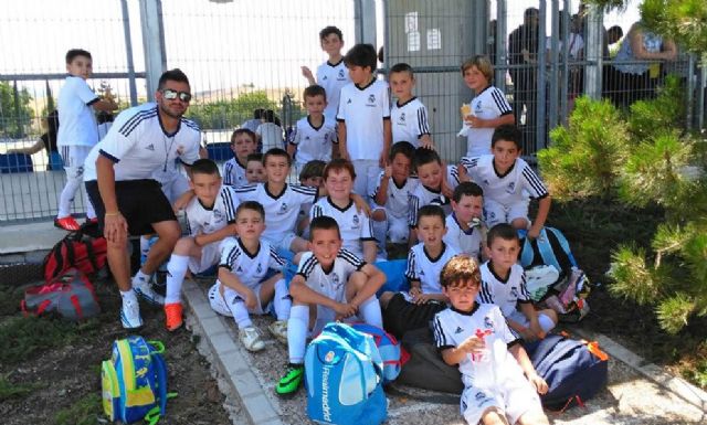 Cerca de 20 alumnos lumbrerenses disfrutan de una jornada de convivencia en las instalaciones de la Fundación Real Madrid
