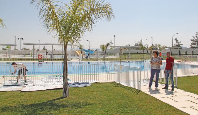 Puesta a punto de las piscinas municipales para su apertura para este verano 2015