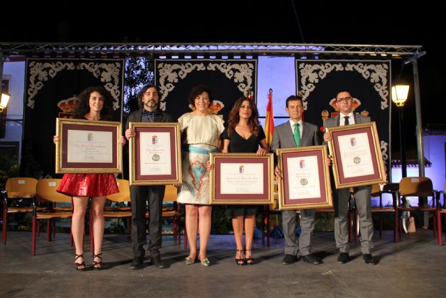 El Ayuntamiento de Puerto Lumbreras otorgó distinciones y reconocimientos a personas e instituciones coincidiendo con el Día de la Independencia