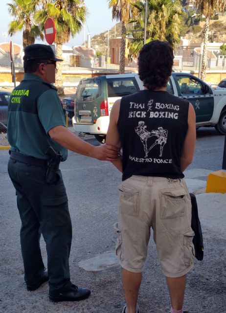 La Guardia Civil detiene a un peligroso delincuente relacionado con atracos y robos