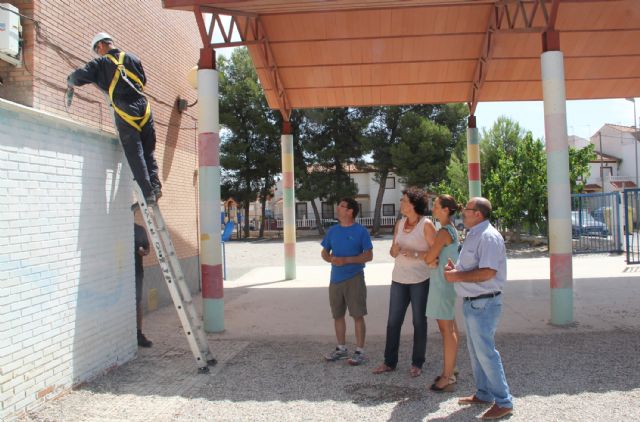 El Ayuntamiento de Puerto Lumbreras realiza obras de acondicionamiento y mejora en los colegios del municipio durante los meses de verano