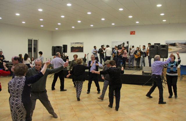 Baile de parrandas para cerrar las fiestas de la pedanía de La Estación- Esparragal en honor a la Purísima 2015