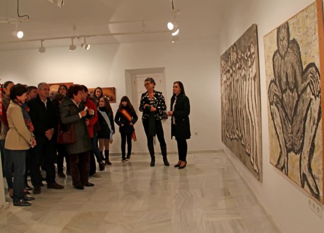 La Casa de los Duendes acoge la exposición 'Mirando hacia atrás' de la artista lumbrerense Adela García Olivares