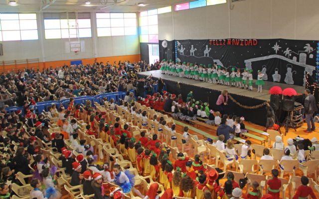 Los alumnos de los colegios de Puerto Lumbreras celebran las Fiestas de Navidad 2015