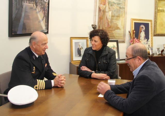 La alcaldesa de Puerto Lumbreras recibe al delegado de Defensa en la Región de Murcia