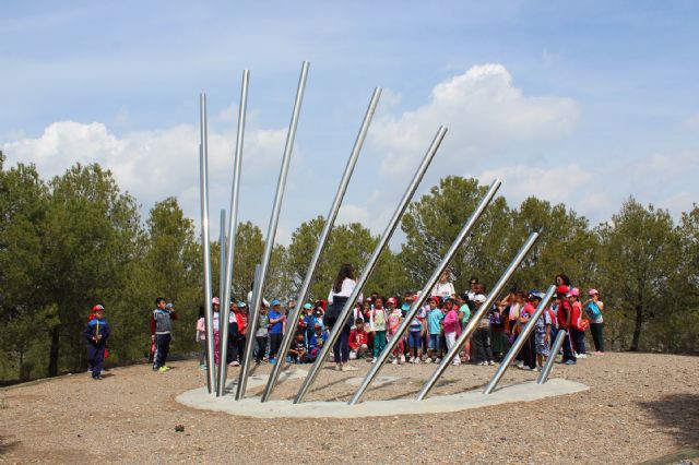 Los alumnos del colegio San Cristóbal de Lorca visitan el Sendero Astronómico y el Centro de Interpretación de la Naturaleza del Cabezo de la Jara