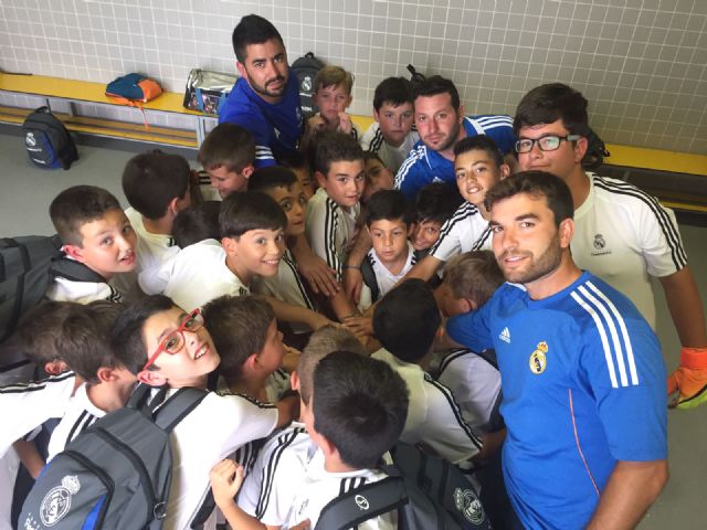 70 niños lumbrerenses viajan a Madrid para disfrutar de una convivencia en las instalaciones de la Fundación Real Madrid