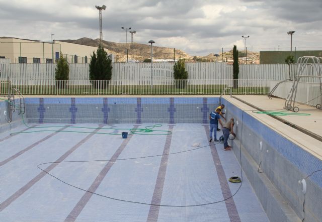 El Ayuntamiento de Puerto Lumbreras inicia la puesta a punto de las piscinas municipales de verano
