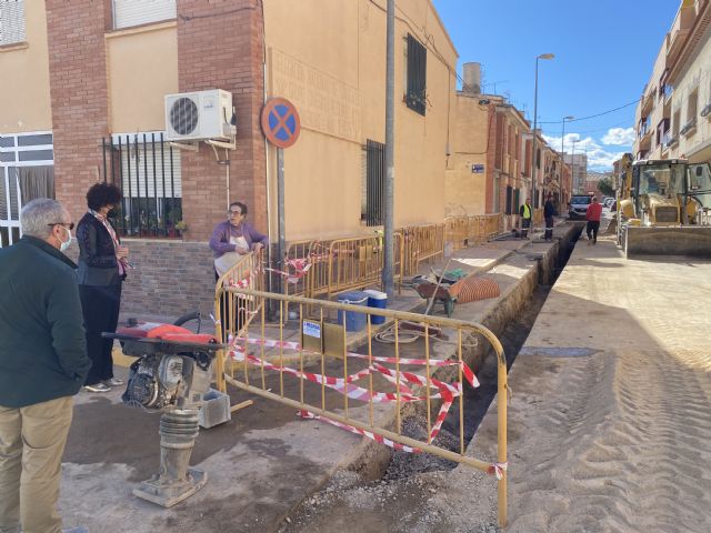 Gobierno regional y Ayuntamiento invierten más de 48.000 euros en obras para mejorar la red de saneamiento en la calle Villa de Silla de Puerto Lumbreras