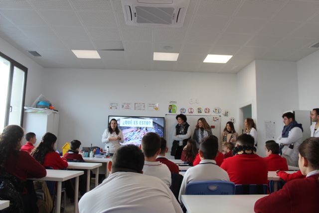 Los centros educativos de Puerto Lumbreras acogen talleres de economía circular dirigidos a alumnos de 5° y 6° de Educación Primaria