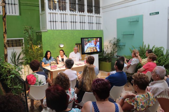 Isabel Navarro presenta su nuevo libro 'La Boca Agua' en Puerto Lumbreras