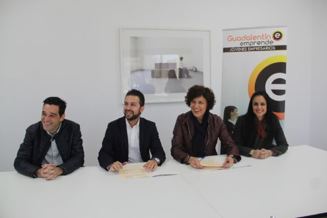 La alcaldesa de Puerto Lumbreras y el presidente de Guadalentín Emprende firman un convenio para el fomento del sector empresarial