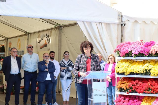 Cerca de 10.000 personas disfrutan de la II edición de la Feria de Comercio y Gastronomía 'El Puerto en Flor' celebrada este fin de semana
