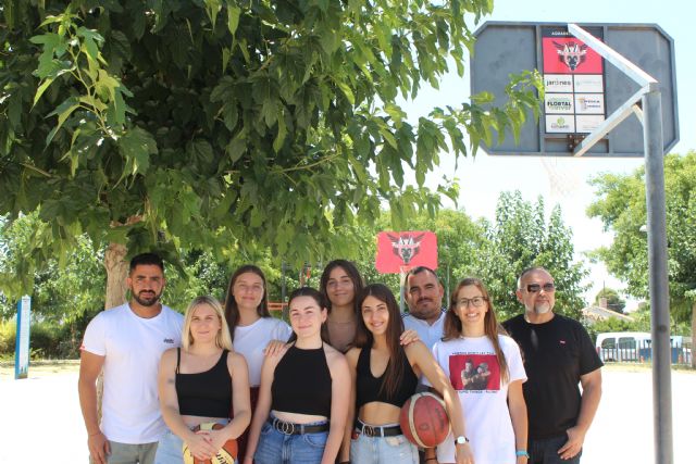 El Club Baloncesto Lumbreras presenta su equipo femenino para la temporada 2022/2023