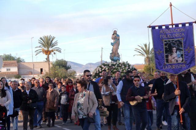 Cientos de devotos acompañaron en procesión a la Purísima Concepción