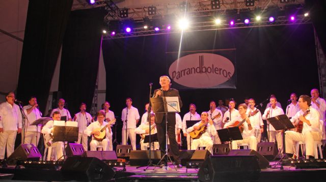 Francisco y los Parrandboleros cerraron los conciertos en la Caseta Municipal de Puerto Lumbreras