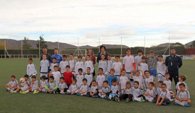 La Fundación Real Madrid inicia la nueva temporada de la Escuela Socio-Deportiva de Fútbol en Puerto Lumbreras