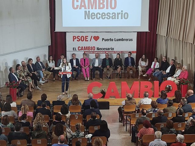 María Rosa García presenta su candidatura ante alrededor de 400 personas