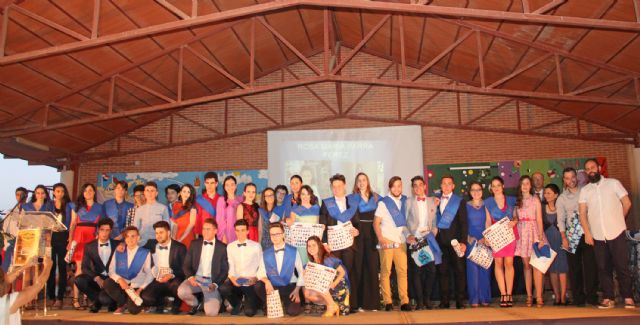 Los alumnos de Bachillerato del IES Rambla de Nogalte se gradúan