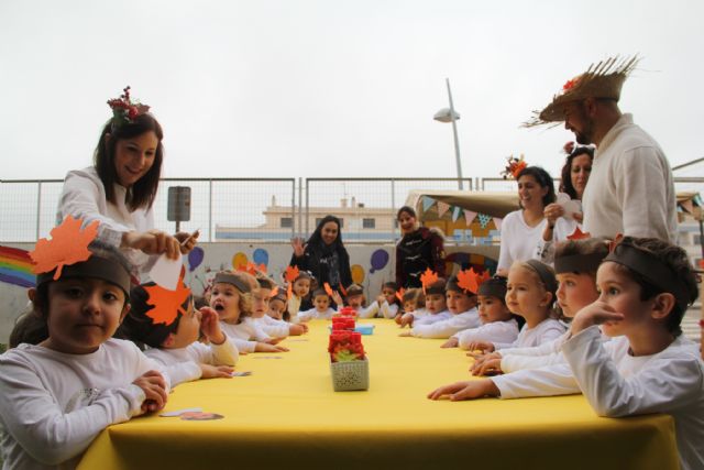 Los niños de Puerto Lumbreras celebran el ‘Día de la Castañada’