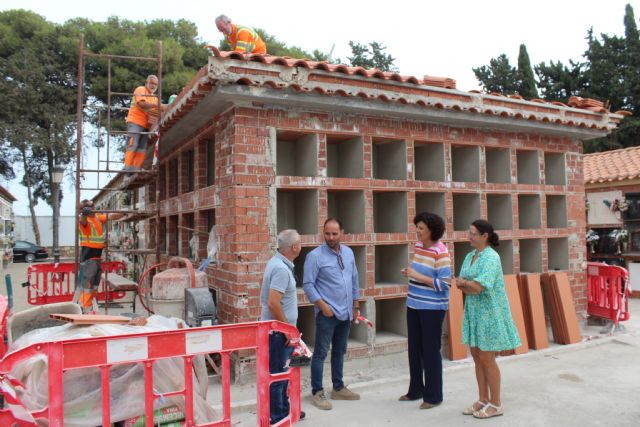 El Ayuntamiento de Puerto Lumbreras prepara el Cementerio de San Damián de cara al Día de Todos los Santos