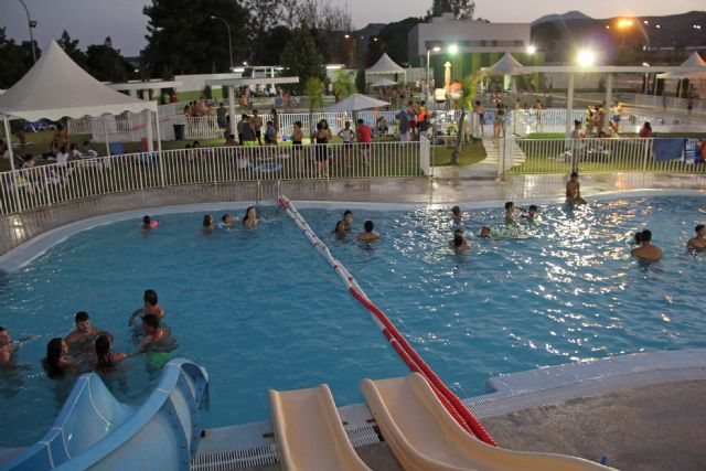 Puerto Lumbreras abre las piscinas de verano en horario nocturno