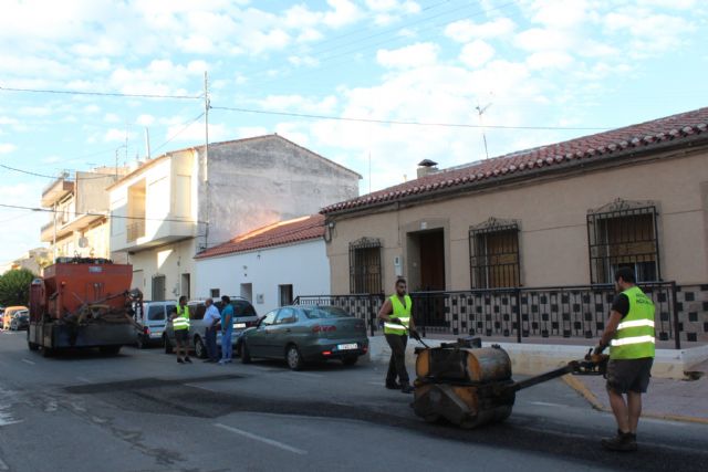 El Ayuntamiento realiza mejoras en más de medio centenar de calles y caminos en Puerto Lumbreras