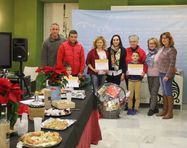 Margarita Acosta gana el Concurso de Dulces de Navidad