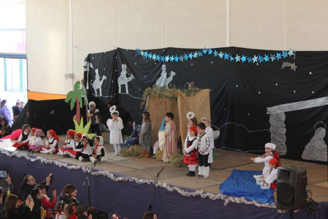 Los niños de Puerto Lumbreras celebran la llegada de la Navidad con fiestas en los colegios