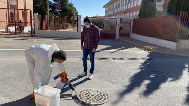 El Ayuntamiento de Puerto Lumbreras inicia una nueva campaña de desratización, desinsectación y desinfección para prevenir plagas en el municipio