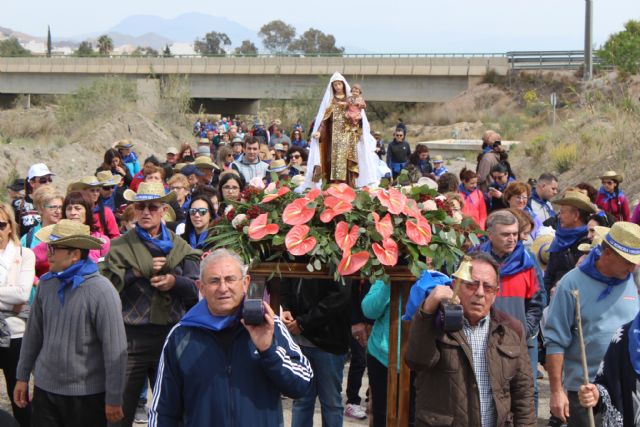 Numerosos fieles acompañan a la Virgen del Carmen en la romería de Puerto Lumbreras