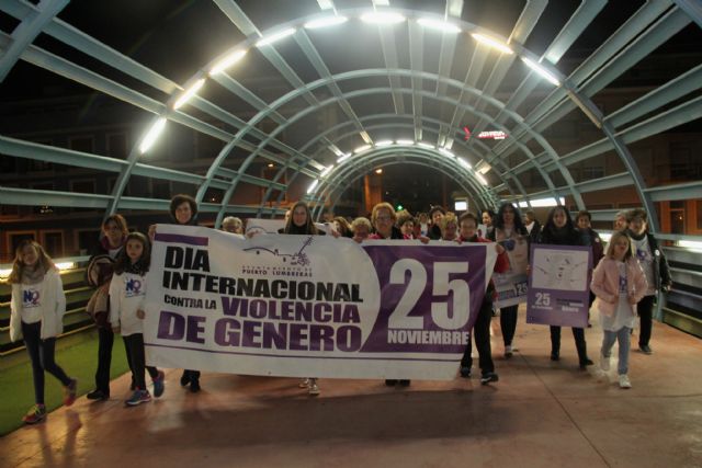 Marcha solidaria para la eliminación de la violencia contra la mujer en Puerto Lumbreras