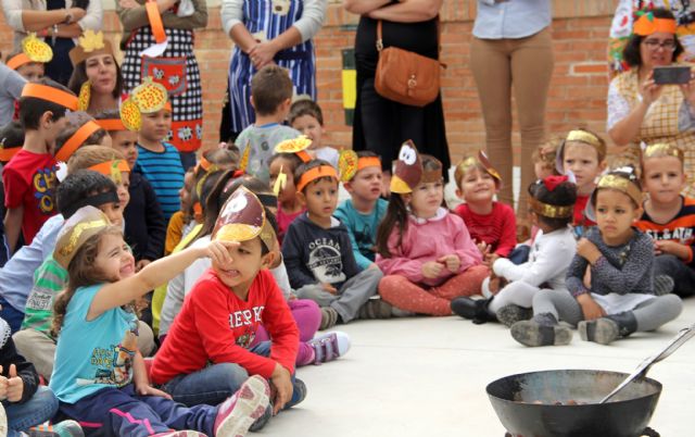 Los colegios de Puerto Lumbreras organizan la 'Fiesta de la Castañada' coincidiendo con la llegada del otoño